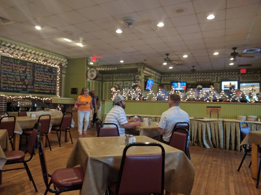 Par Four Restaurant | restaurant | 93 Plant St, Groton, CT 06340, USA | 8604469146 OR +1 860-446-9146