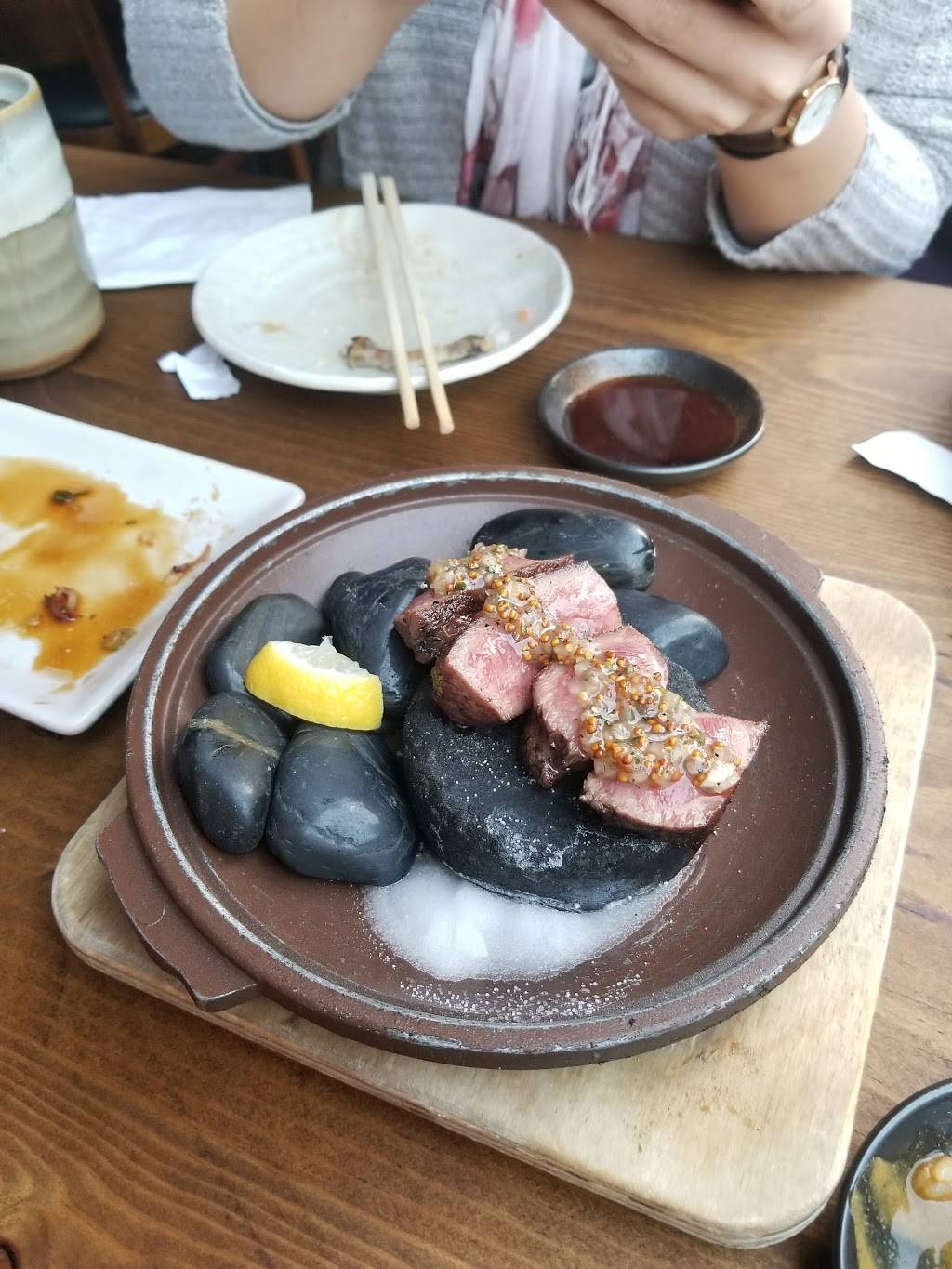 Robata JINYA | restaurant | 8050 W 3rd St, Los Angeles, CA 90048, USA | 3236538877 OR +1 323-653-8877