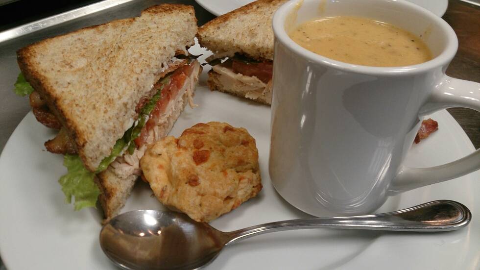 Lunchbox Cafe and Catering | restaurant | 917 Nipissing Rd, Milton, ON L9T 5E3, Canada | 9058783644 OR +1 905-878-3644