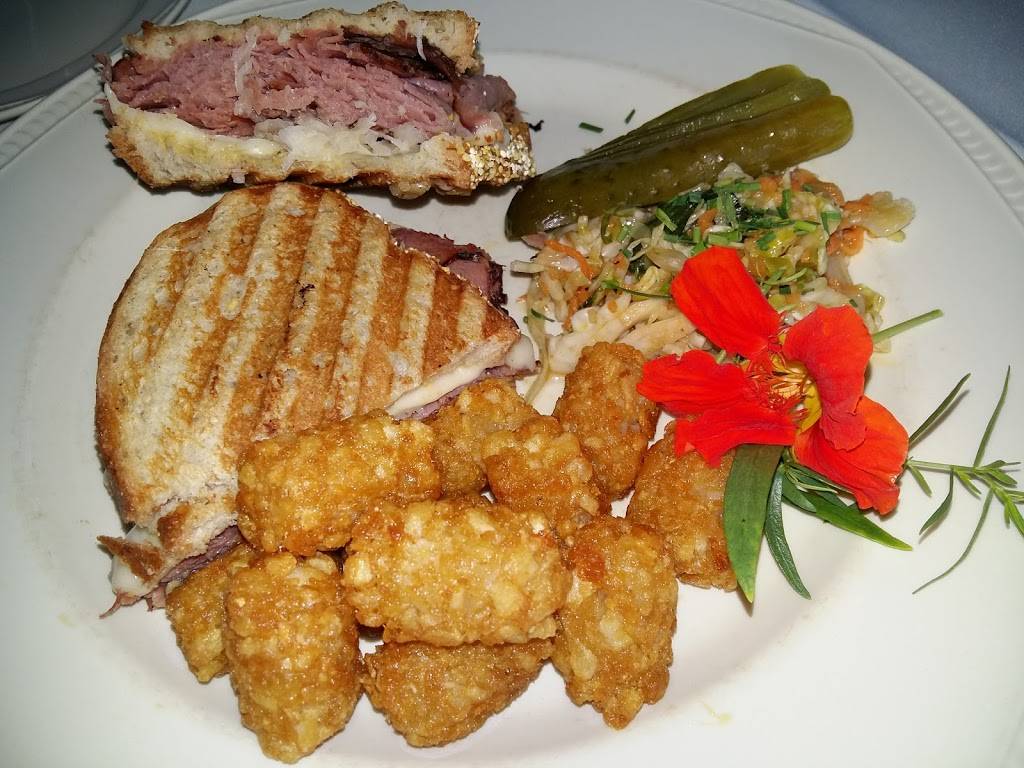 Georgian House 1858 | restaurant | 148 Main St S, Alexandria, ON K0C 1A0, Canada | 6135252219 OR +1 613-525-2219