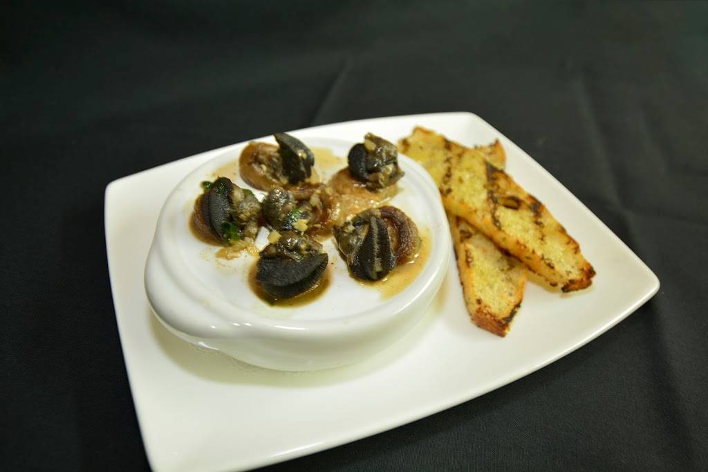 The Corner House Bistro | restaurant | 240 Church St, Keswick, ON L4P 3C9, Canada | 9054764800 OR +1 905-476-4800