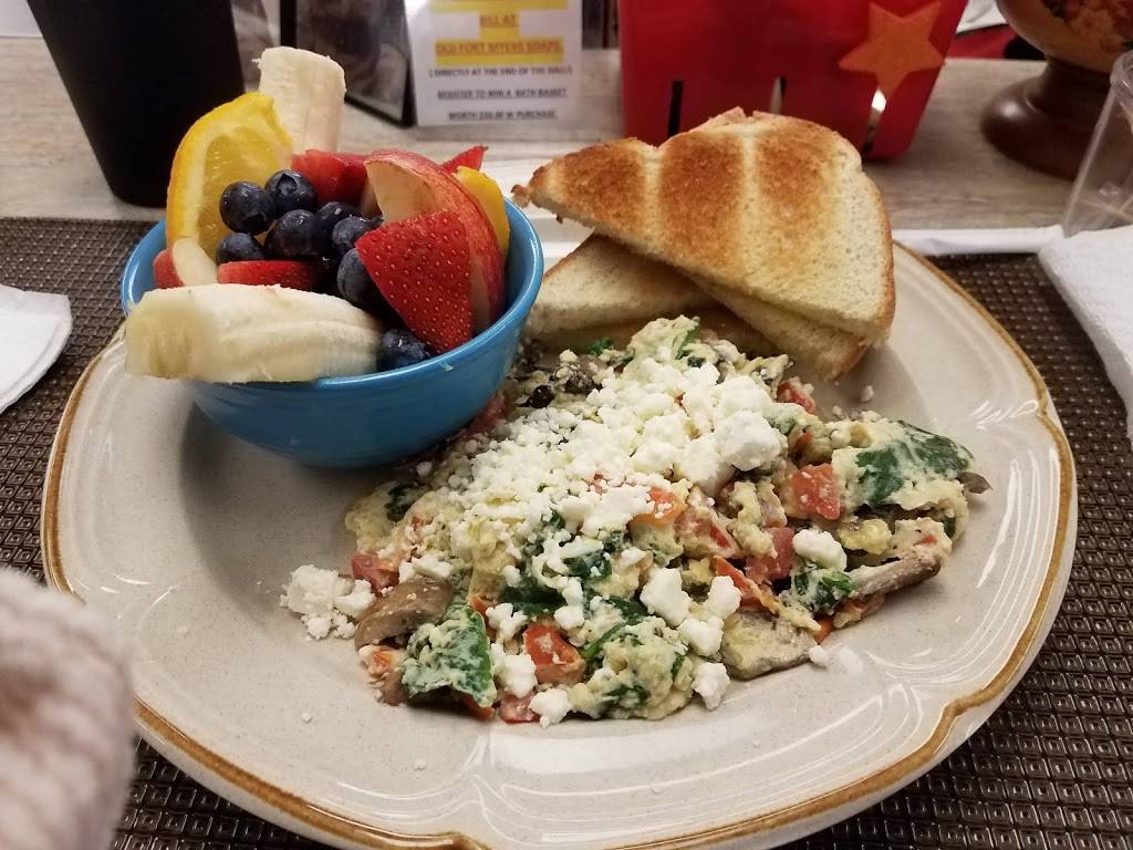 The Gathering Place | restaurant | 8359 Beacon Blvd, Fort Myers, FL 33907, USA | 2394252626 OR +1 239-425-2626