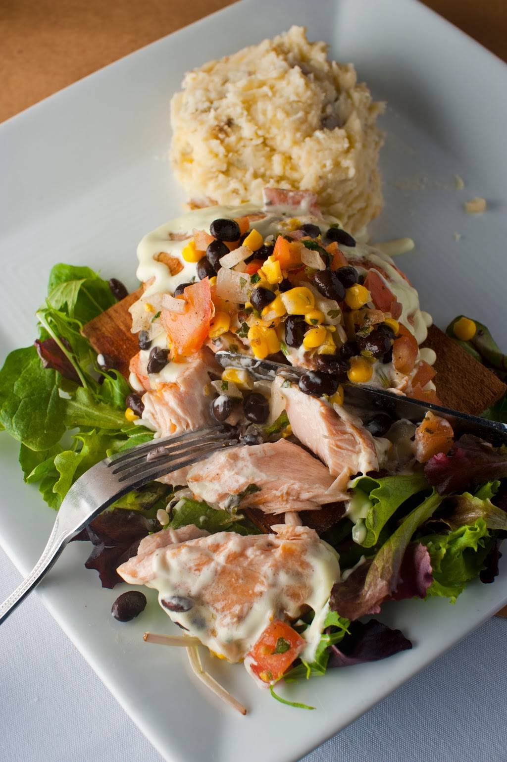 The Raven Grill | meal takeaway | 1916 Bissonnet St, Houston, TX 77005, USA | 7135212027 OR +1 713-521-2027