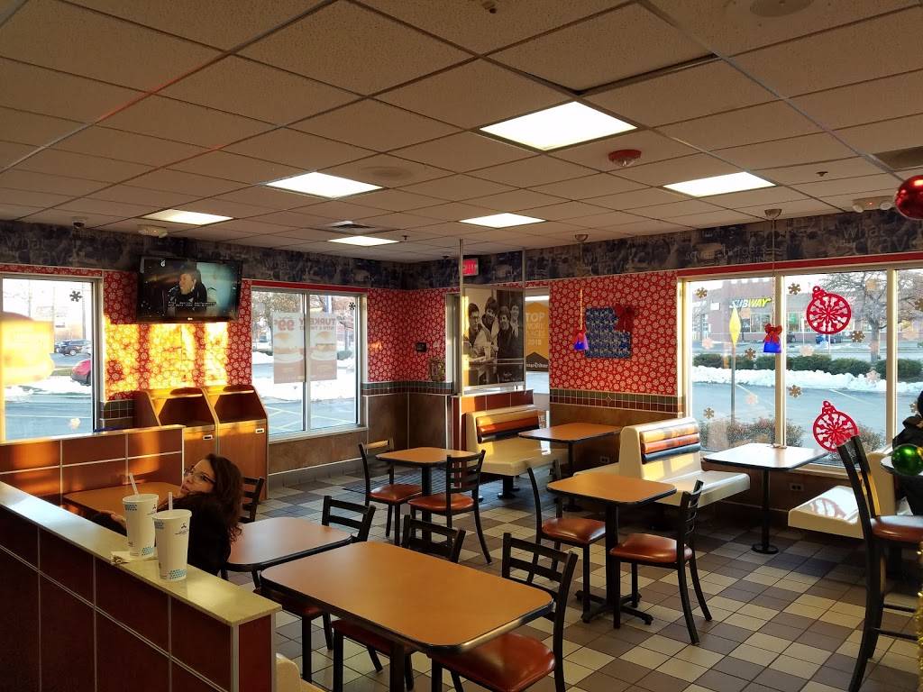 White Castle | restaurant | 1800 Oakton St, Elk Grove Village, IL 60007, USA | 8477180324 OR +1 847-718-0324