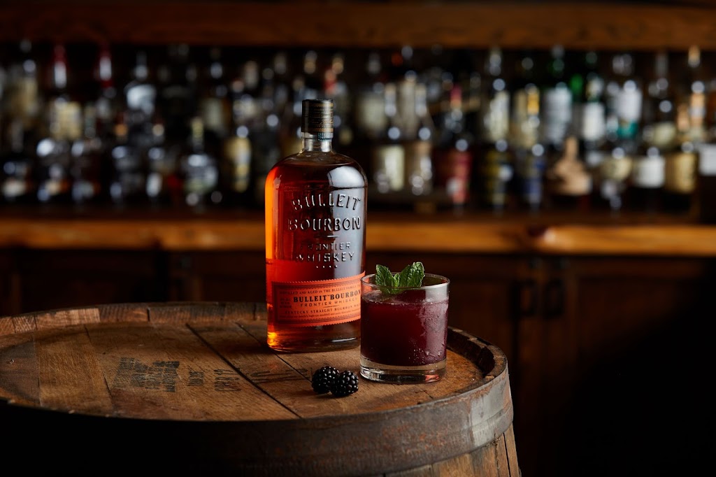 Twin Peaks Tempe | restaurant | 2050 E Rio Salado Pkwy, Tempe, AZ 85281, USA | 4806873122 OR +1 480-687-3122