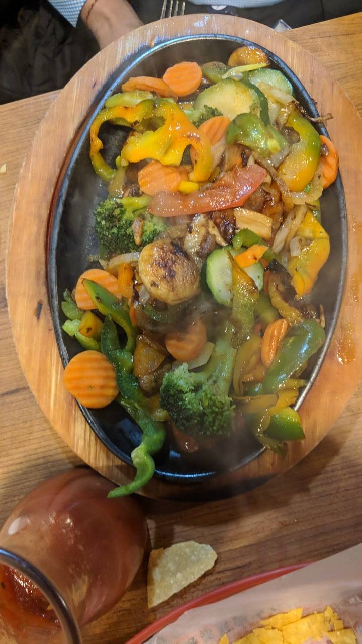 La Charrita | restaurant | 3210 N Main St, Findlay, OH 45840, USA | 4194228226 OR +1 419-422-8226