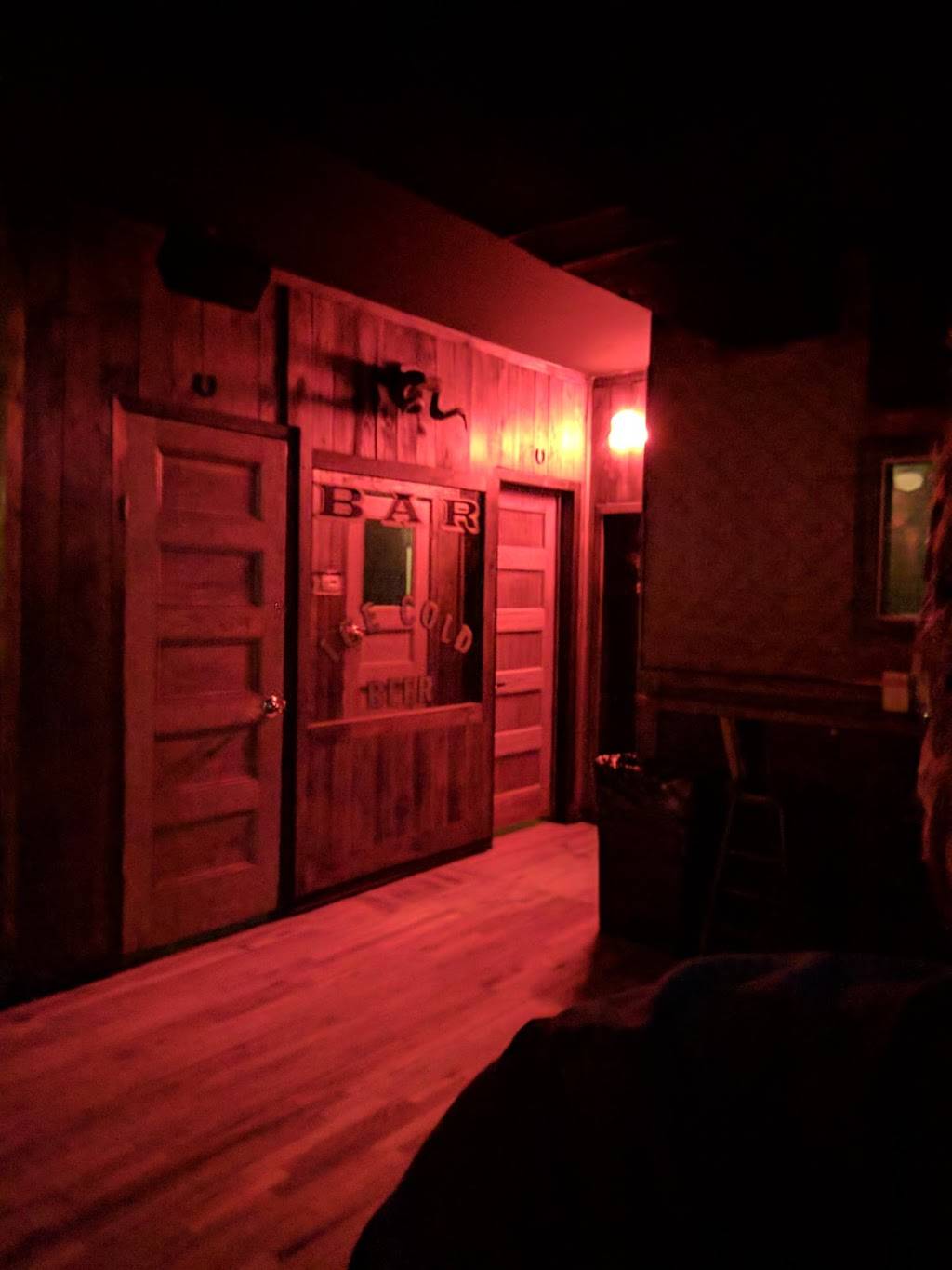 Tom & Joans | restaurant | 437 Graham Ave, Brooklyn, NY 11211, USA | 7183835336 OR +1 718-383-5336