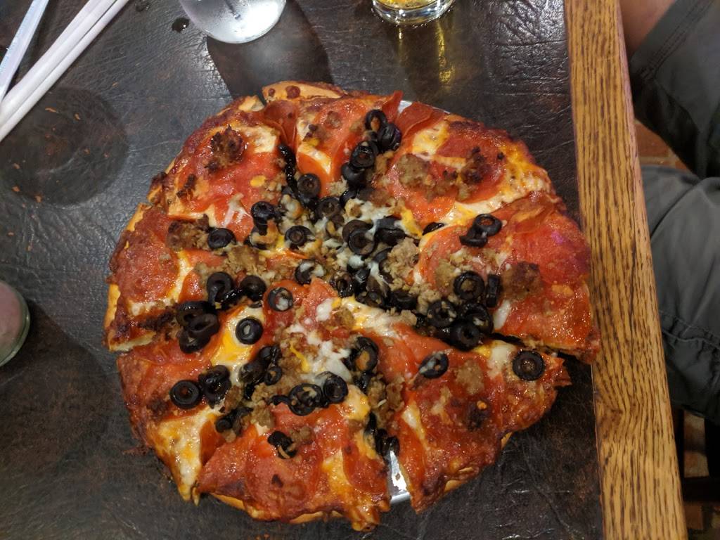 Paolas Pizza and Sports Bar | restaurant | 38015 US-26, Sandy, OR 97055, USA | 5036688058 OR +1 503-668-8058