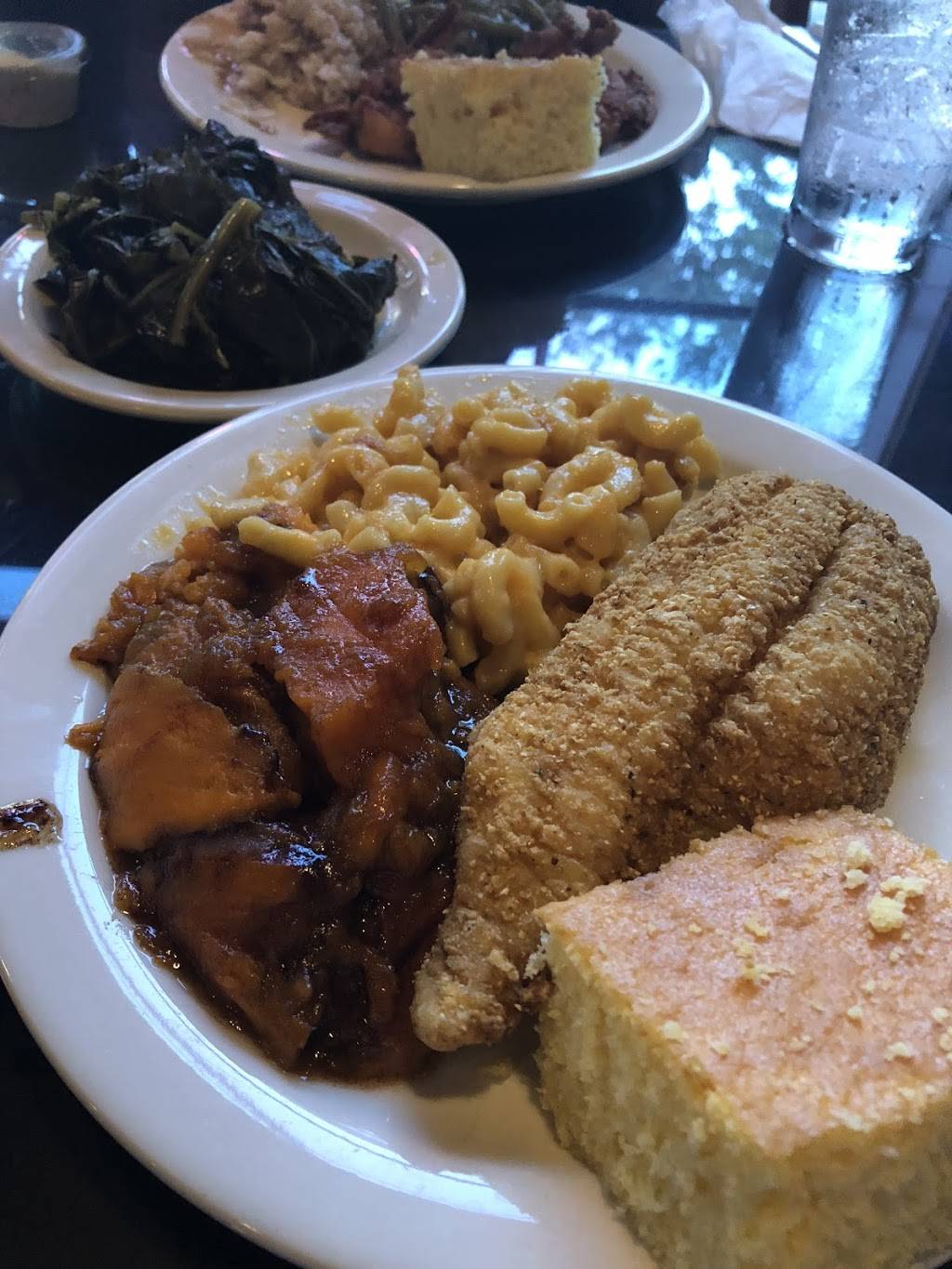 District | restaurant | 448 Green St, Portsmouth, VA 23704, USA | 7573370337 OR +1 757-337-0337