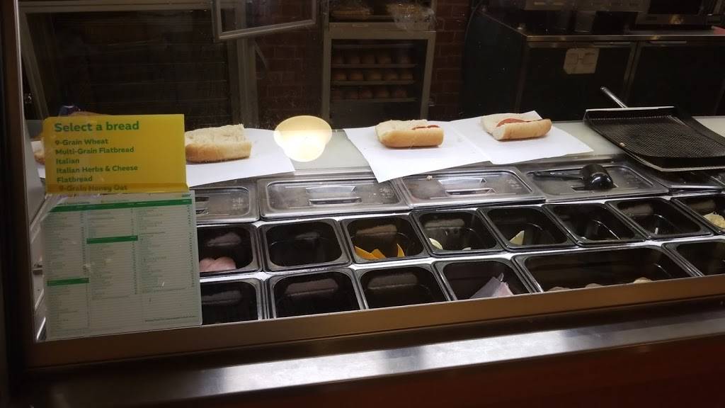 Subway | restaurant | 911 Jim Thorpe Blvd, Prague, OK 74864, USA | 4055670100 OR +1 405-567-0100