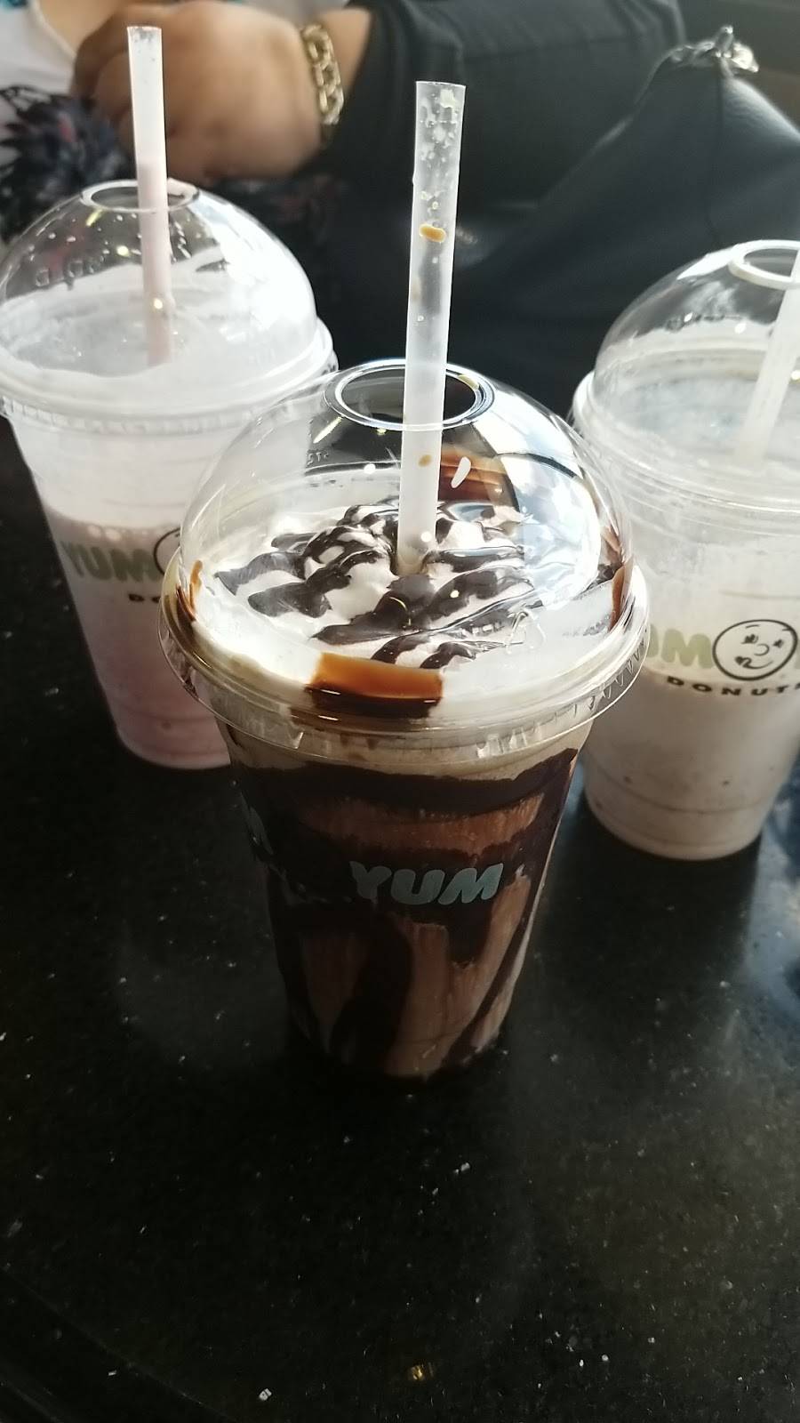 Yum Yum Donuts | bakery | 100 Brundage Ln, Bakersfield, CA 93304, USA | 6613269376 OR +1 661-326-9376