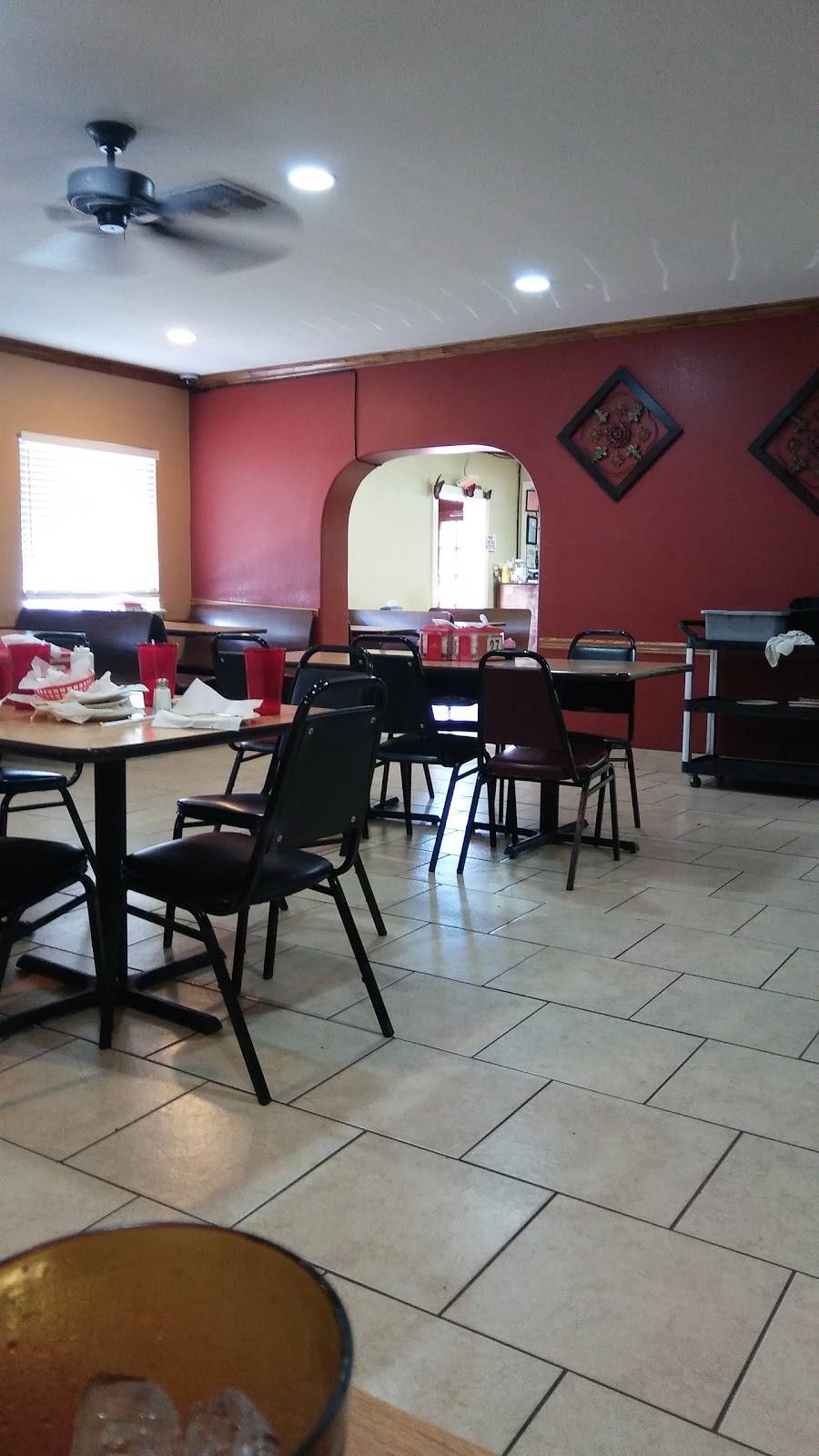 La Tapatia Restaurant | restaurant | 420 S San Patricio St, Sinton, TX 78387, USA | 3613641691 OR +1 361-364-1691