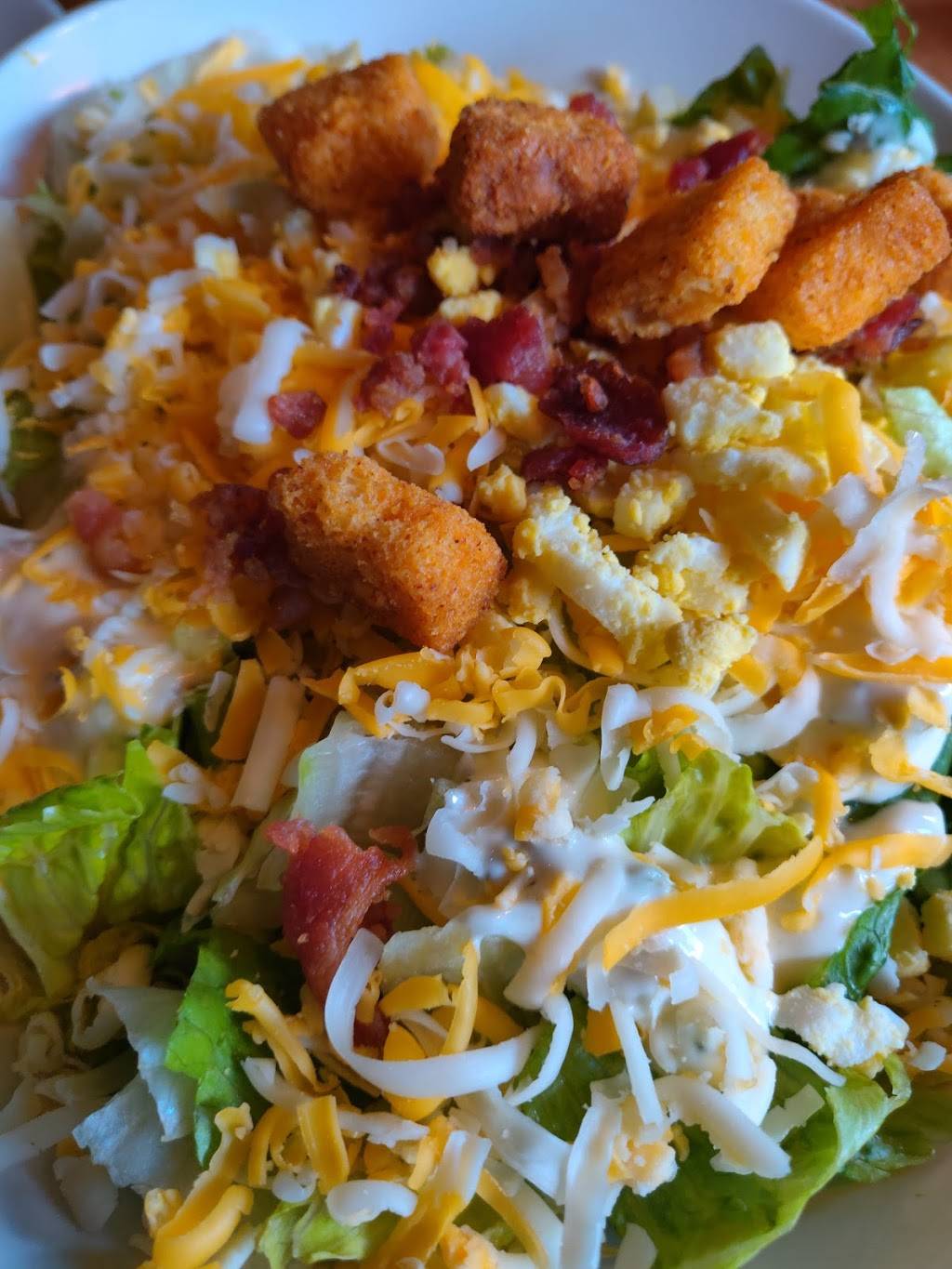 Outback Steakhouse | restaurant | 5228 N Service Rd, St Peters, MO 63376, USA | 6369409409 OR +1 636-940-9409