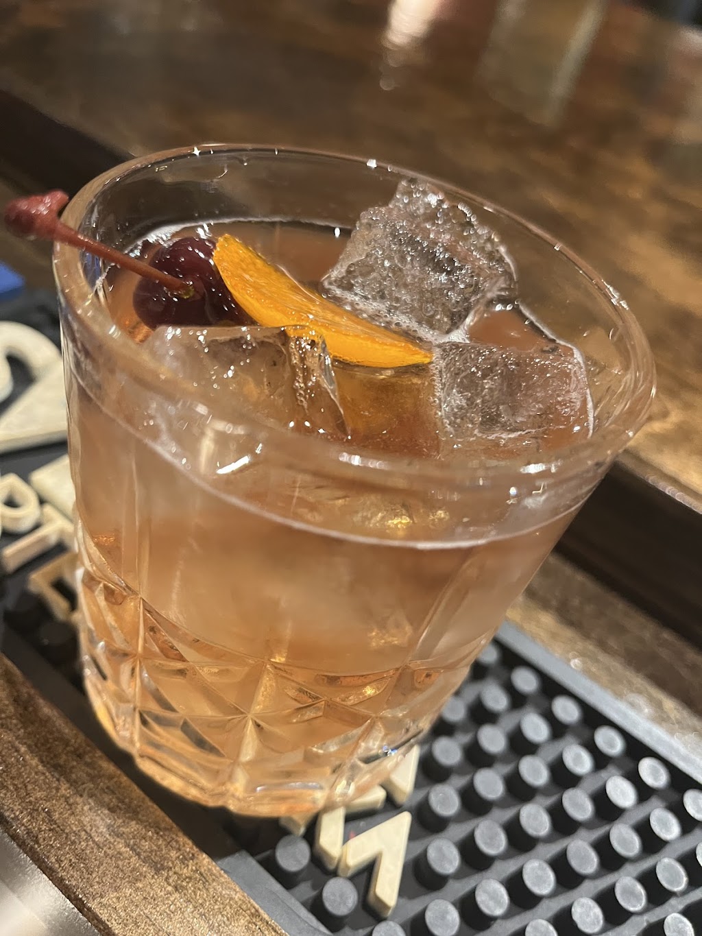 The American Bar | restaurant | 147 N Loudoun St, Winchester, VA 22601, USA | 5404094113 OR +1 540-409-4113