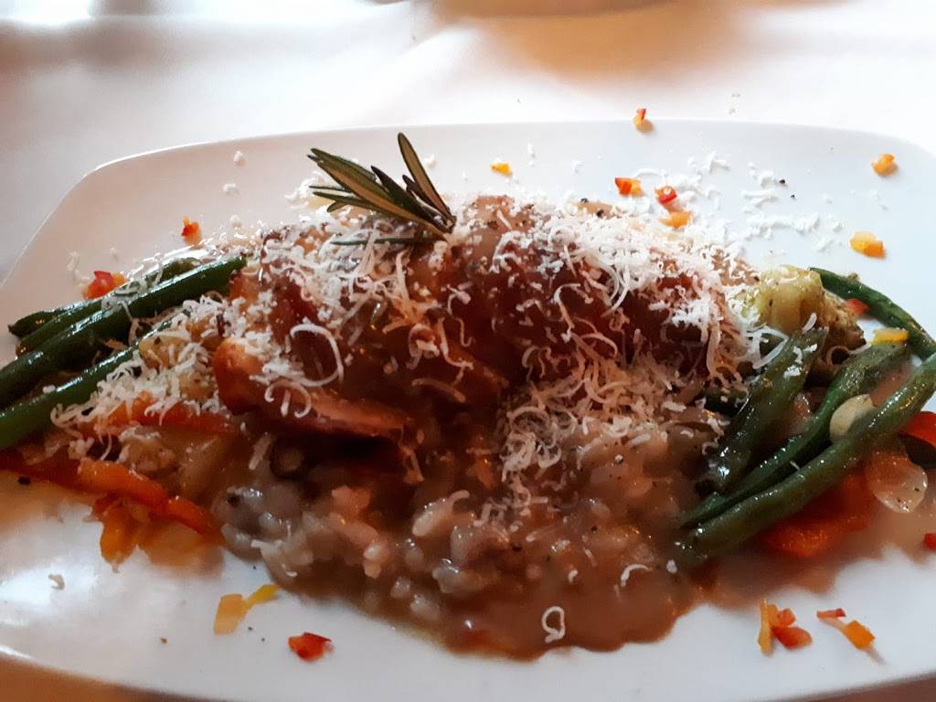 Valley | restaurant | 93 Arthur St, St. Catharines, ON L2M 1H6, Canada | 9056464000 OR +1 905-646-4000