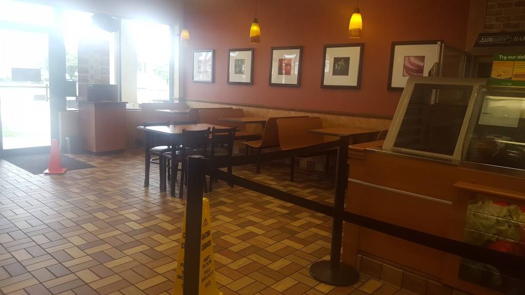 Subway | restaurant | 3300 W 84th St, Hialeah, FL 33018, USA | 3052310016 OR +1 305-231-0016