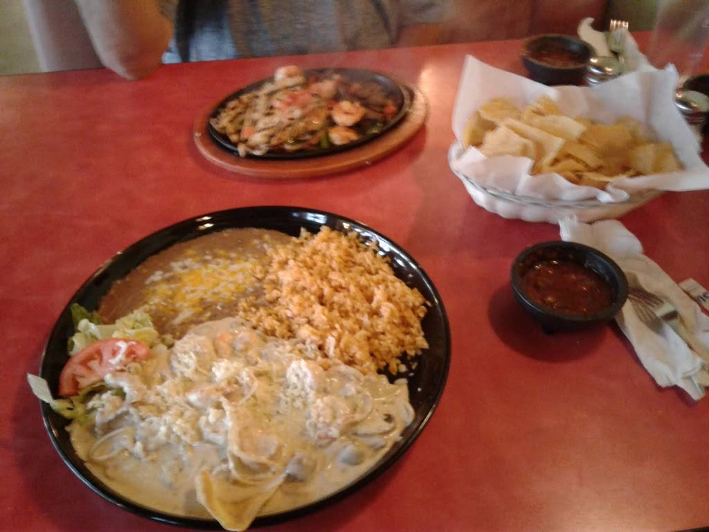 Tapatio Mexican Grill | restaurant | 1810 4th St SW Ste 104, Waverly, IA 50677, USA | 3193521292 OR +1 319-352-1292