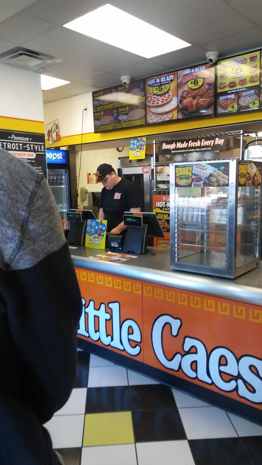 Little Caesars Pizza | meal takeaway | 619 S Gaffey St, San Pedro, CA 90731, USA | 3105210003 OR +1 310-521-0003