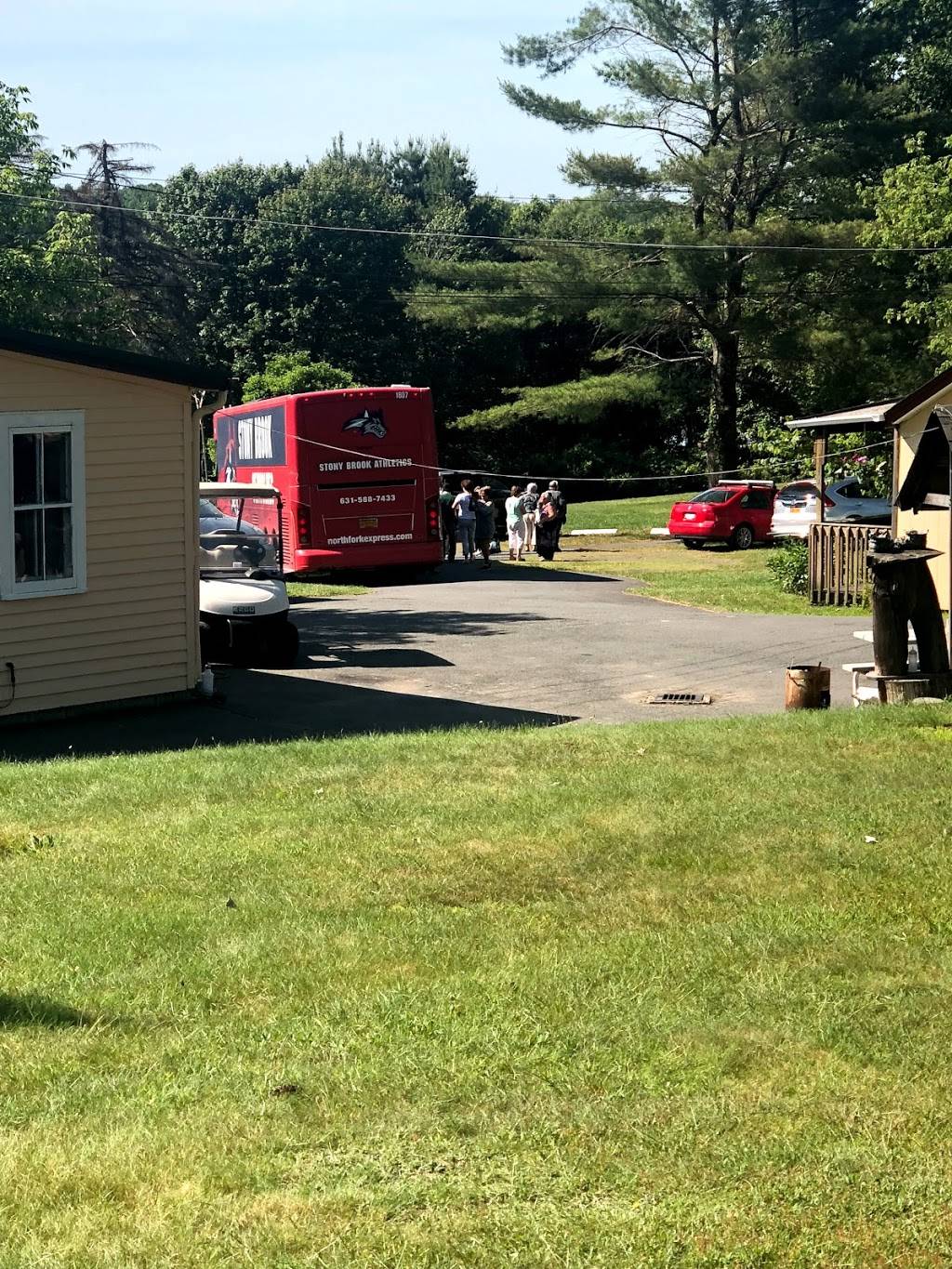 Fantasy Lake View Resort | restaurant | 142 Airport Rd, Yulan, NY 12792, USA | 8455573550 OR +1 845-557-3550