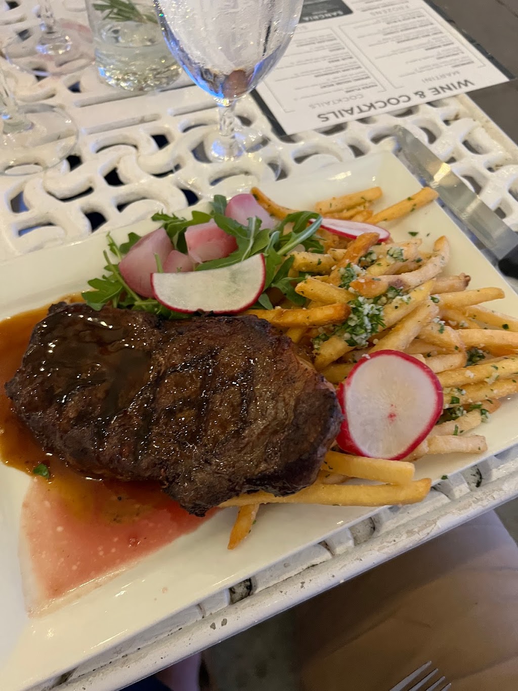 Spring House Main Restaurant | restaurant | Spring House Hotel, 51 Spring St, New Shoreham, RI 02807, USA | 4014665844 OR +1 401-466-5844