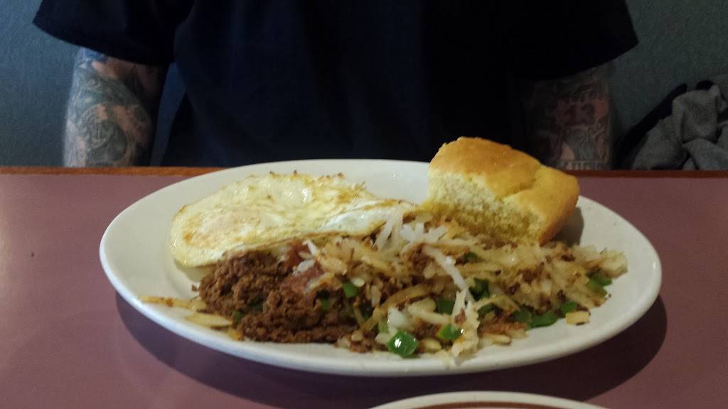 Louies Cafe | restaurant | 920 Lincolnway, La Porte, IN 46350, USA | 2193269686 OR +1 219-326-9686