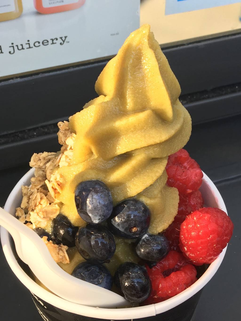 Pressed Juicery | restaurant | 189 The Grove Dr K4, Los Angeles, CA 90036, USA | 3235499811 OR +1 323-549-9811