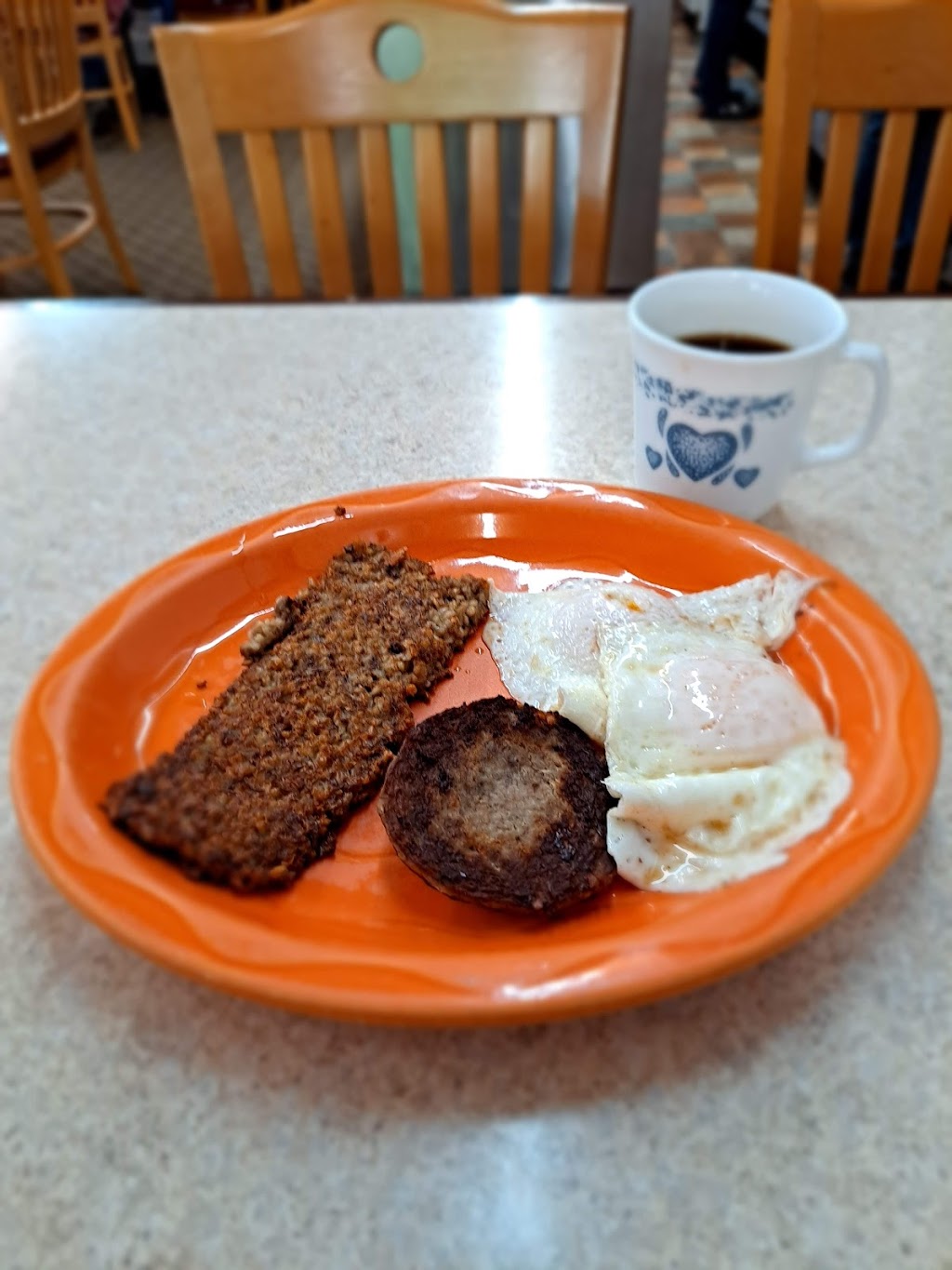 Donnas Place | cafe | 113 Locust St, Brooksville, KY 41004, USA | 6067352091 OR +1 606-735-2091