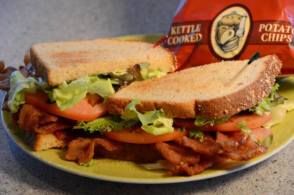 Cafe Julia | cafe | 561 Huron St, South Haven, MI 49090, USA | 2696397988 OR +1 269-639-7988