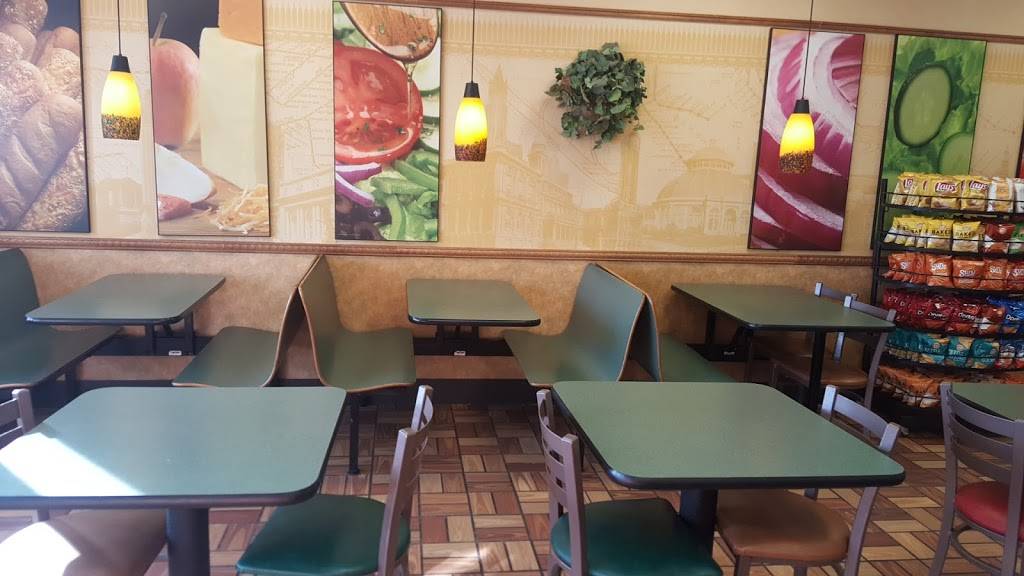 Subway | restaurant | 101 N Main St, Cuba City, WI 53807, USA | 6087447342 OR +1 608-744-7342
