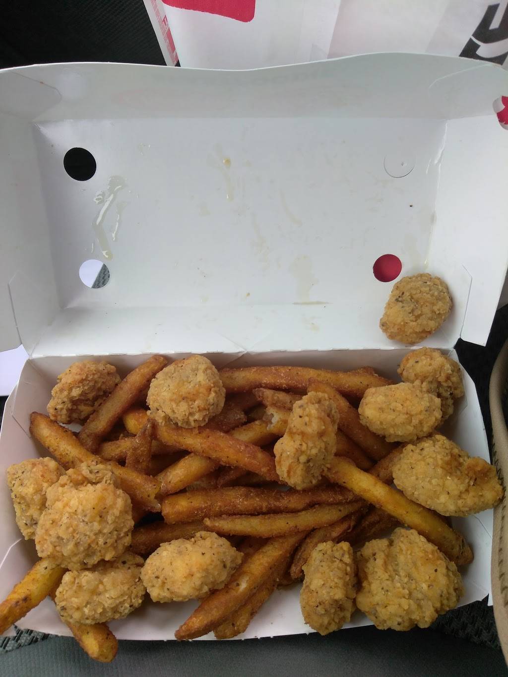 Checkers | restaurant | 7525 W Capitol Dr, Milwaukee, WI 53216, USA | 4145365550 OR +1 414-536-5550