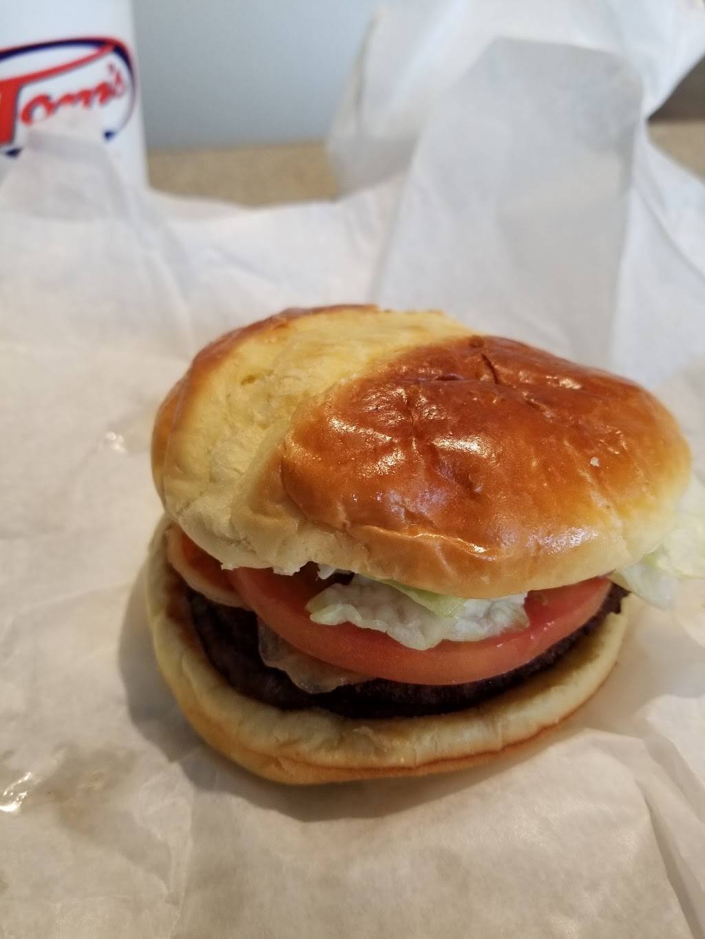 Toms Drive-In | restaurant | 5531 Superior Ave, Sheboygan, WI 53083, USA | 9207836850 OR +1 920-783-6850