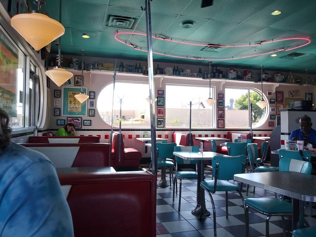 Spangles | restaurant | 120 E 4th Ave, Hutchinson, KS 67501, USA | 6206621600 OR +1 620-662-1600