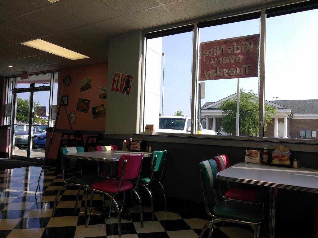 Hwy 55 Burgers Shakes & Fries | restaurant | 500 Glynn Isle, Brunswick, GA 31525, USA | 9122899673 OR +1 912-289-9673