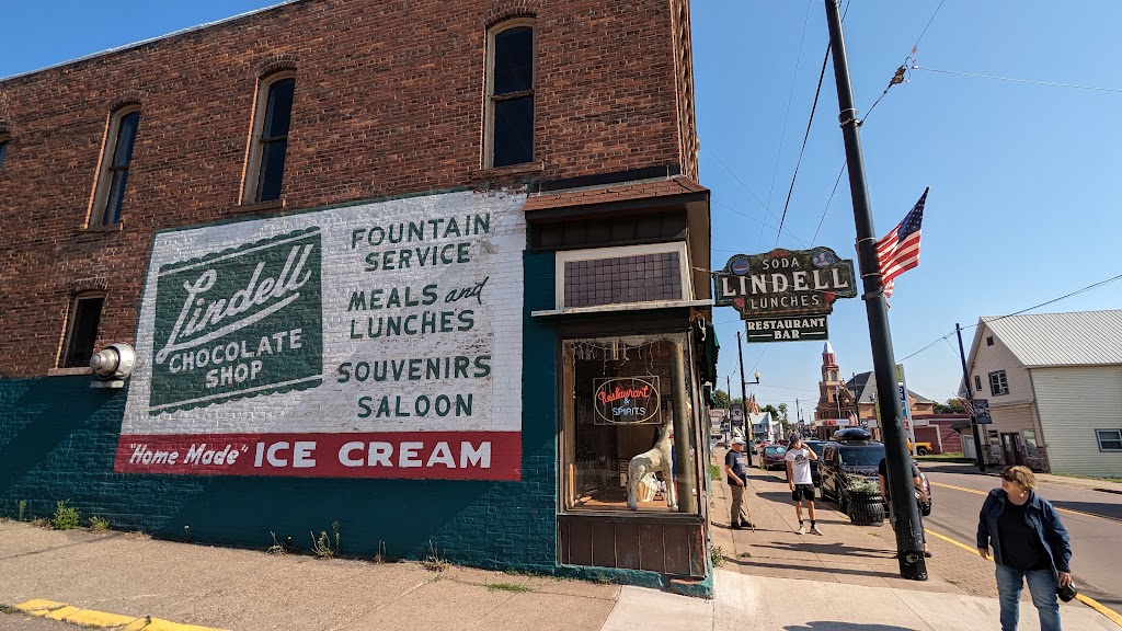 Lindells Chocolate Shoppe | restaurant | 300 S Calumet St, Lake Linden, MI 49945, USA | 9062968083 OR +1 906-296-8083