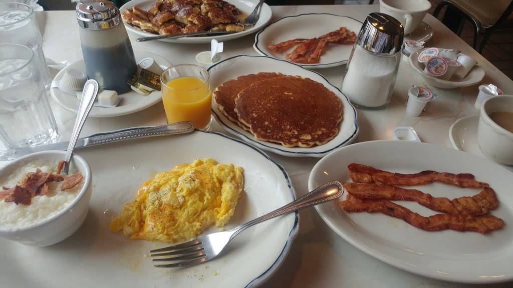 Alexanders Restaurant | restaurant | 6158 N Clark St, Chicago, IL 60660, USA | 7737433841 OR +1 773-743-3841