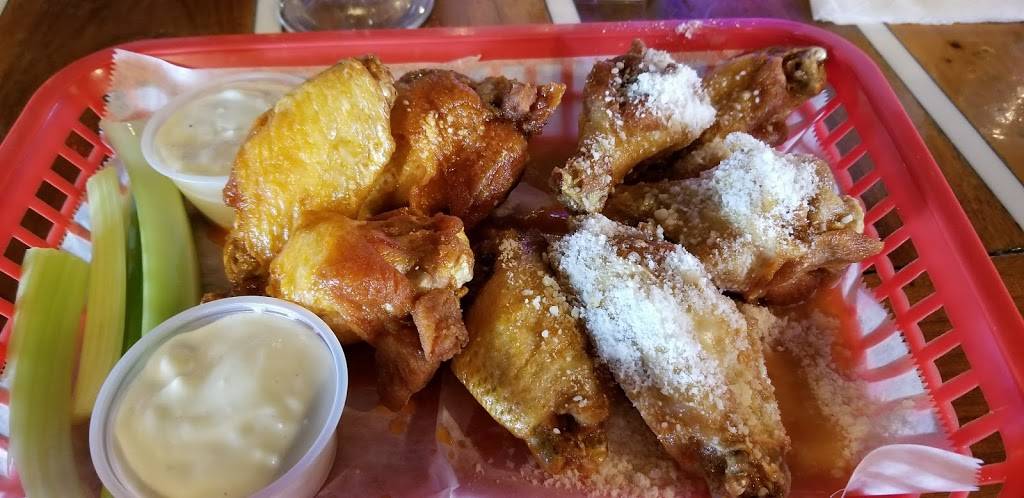 The Landing Bar & Grille | restaurant | 30 Fairport Village Landing, Fairport, NY 14450, USA | 5854257490 OR +1 585-425-7490