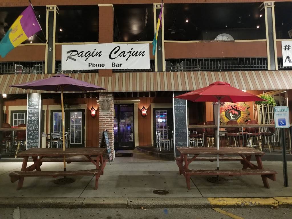 Ragin Cajun Piano Bar | restaurant | 210 W 3rd St, Alton, IL 62002, USA | 6184339119 OR +1 618-433-9119