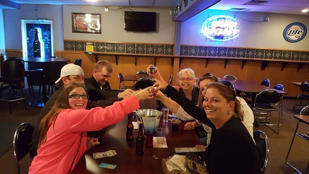 MDs Downtown Bar & Grill | restaurant | 351 1st St, Roscoe, MN 56371, USA | 3205975353 OR +1 320-597-5353