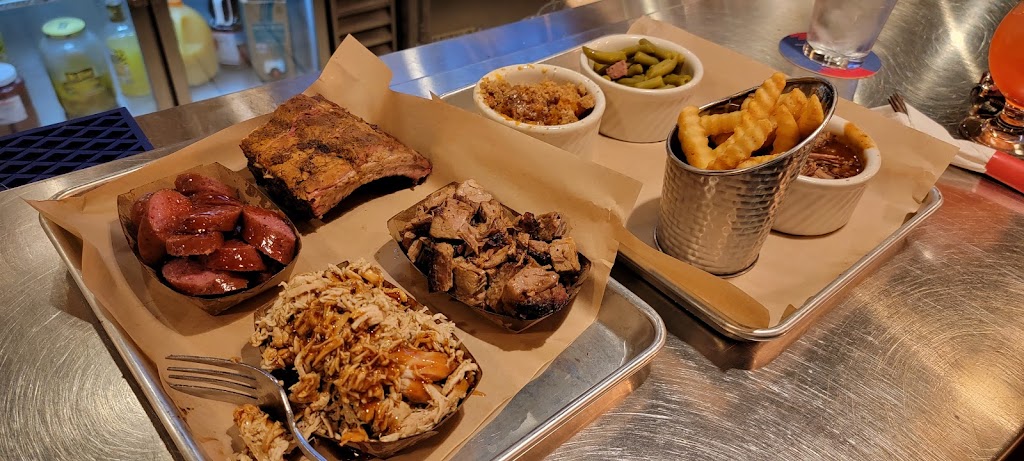 Gold Medal BBQ CO | restaurant | 900 New Hampshire St STE B, Lawrence, KS 66044, USA | 7858564227 OR +1 785-856-4227