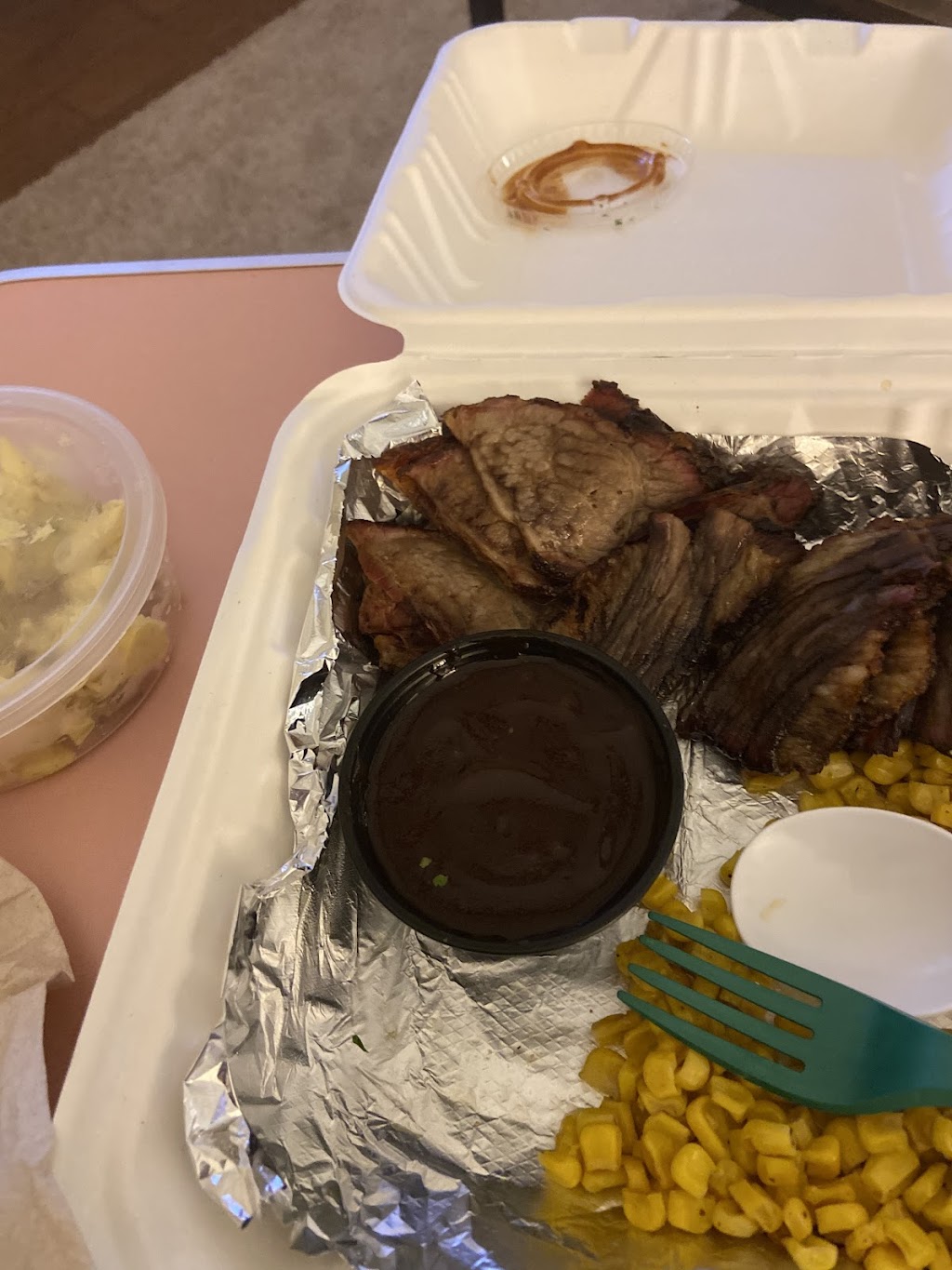 Libbys BBQ | restaurant | 545 N Navy Blvd Suite C, Pensacola, FL 32507, USA | 8504569939 OR +1 850-456-9939