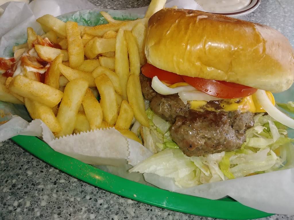 80s Cafe | restaurant | 4562 US-80, Ellabell, GA 31308, USA | 9128583888 OR +1 912-858-3888