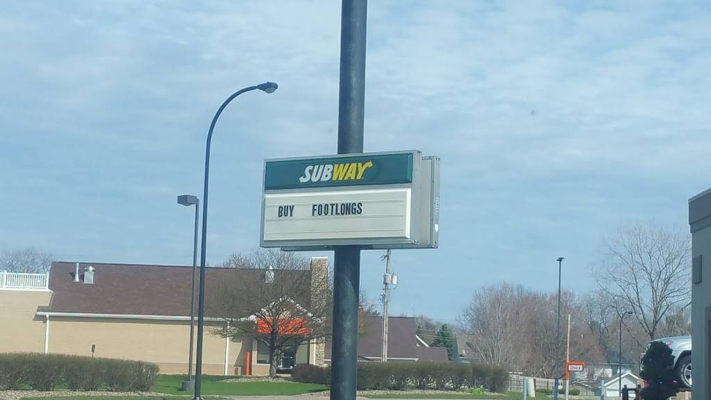 Subway | restaurant | 2068 E Market St, Akron, OH 44312, USA | 3307338728 OR +1 330-733-8728