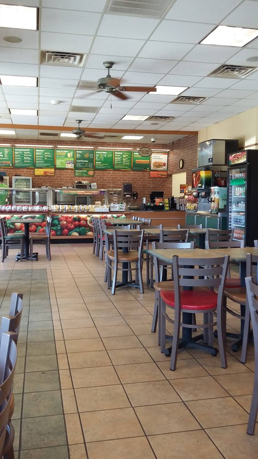 Subway | restaurant | 801 N Walnut St, Mt Carmel, IL 62863, USA | 6182627774 OR +1 618-262-7774