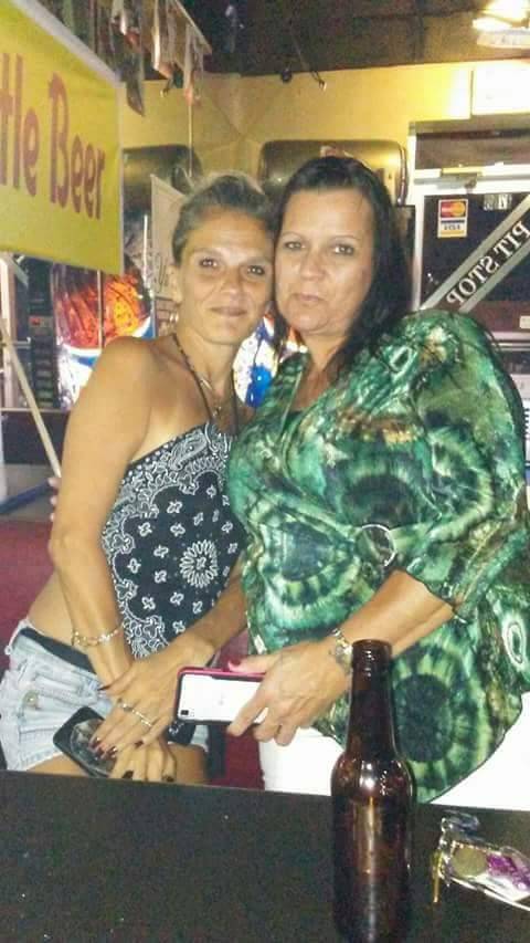 The Pit Stop Pub | restaurant | 1753 E 12th St, Mishawaka, IN 46544, USA | 5743275807 OR +1 574-327-5807