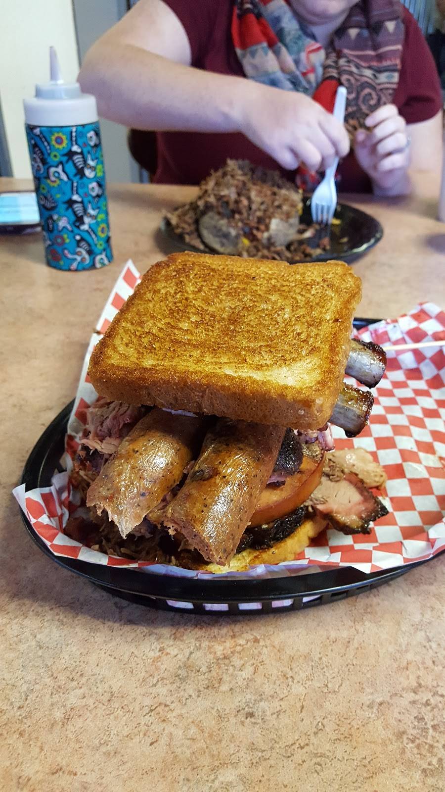 Jambos BBQ Shack | restaurant | 1724 W Division St, Arlington, TX 76012, USA | 8172757881 OR +1 817-275-7881
