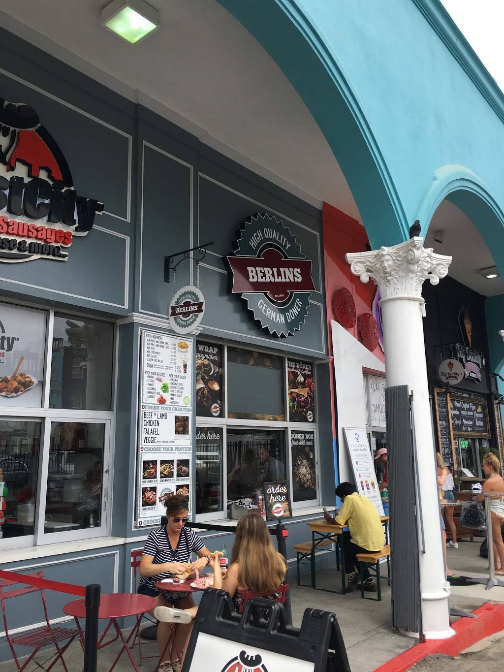 BERLINS | restaurant | 1425 Ocean Front Walk, Venice, CA 90291, USA | 3103831958 OR +1 310-383-1958