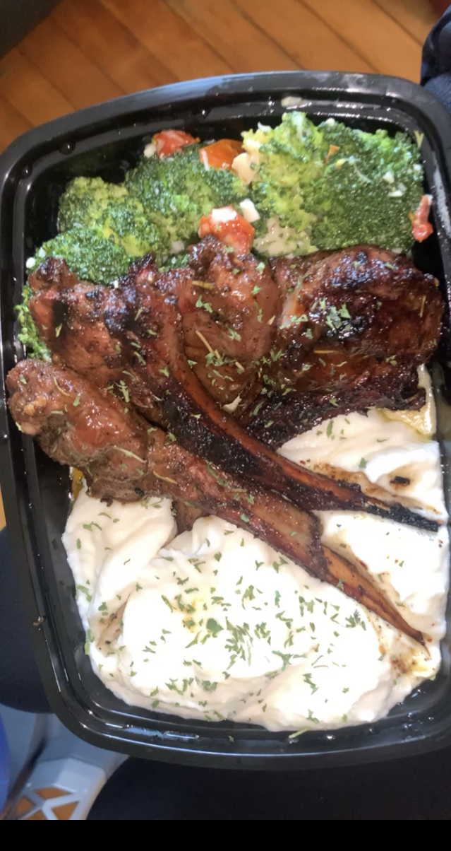 Charlie & Berts , Kitchen | restaurant | 6100 Moravia Park Dr, Baltimore, MD 21206, USA | 4438026633 OR +1 443-802-6633