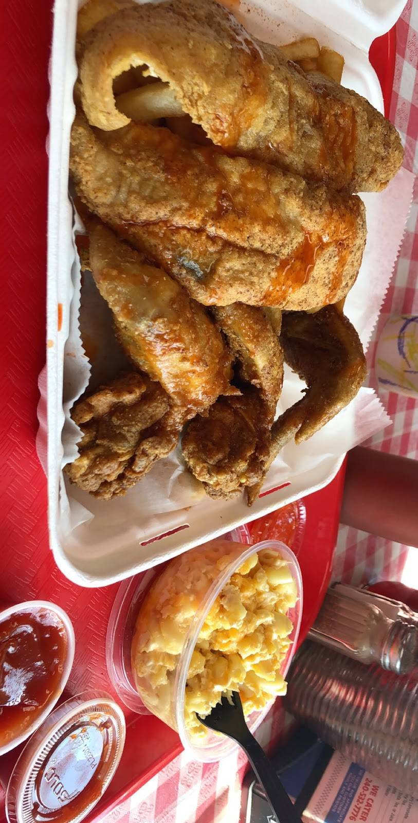 Around the clock chicken and fish | restaurant | 3609 St Barnabas Rd, Suitland, MD 20746, USA | 3016363324 OR +1 301-636-3324