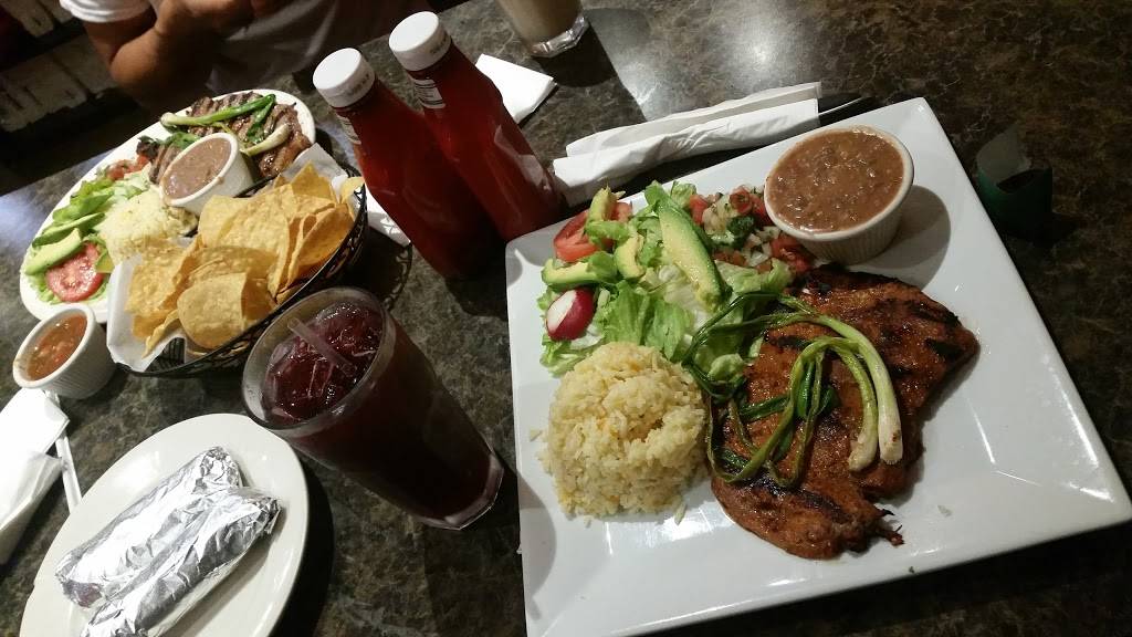 El Taco Guapo | restaurant | 205 Broadway, Lawrence, MA 01840, USA | 9786553134 OR +1 978-655-3134