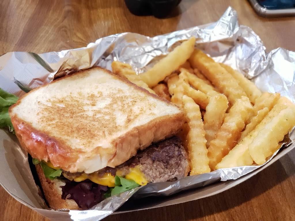 Fairleys Wings & More | restaurant | 631 Main St, Hattiesburg, MS 39401, USA | 6013369352 OR +1 601-336-9352